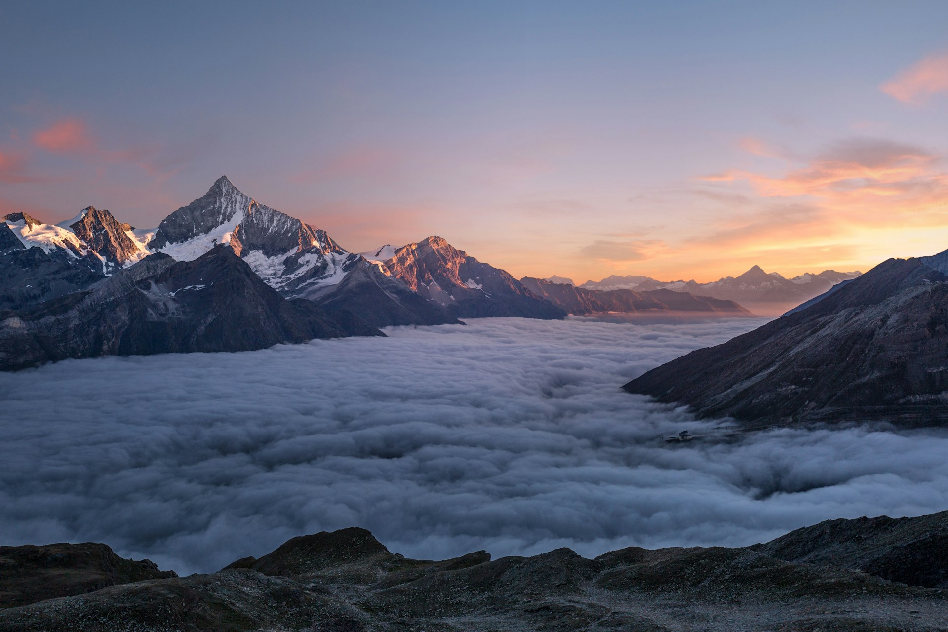 Alpenpanorama bei Sonnenuntergang